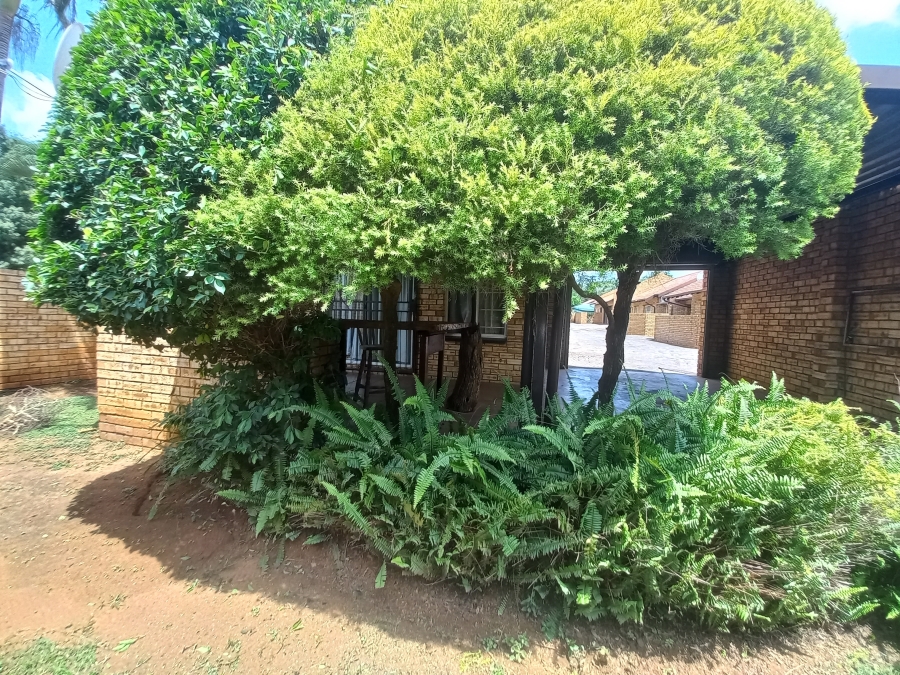 2 Bedroom Property for Sale in Safari Gardens North West